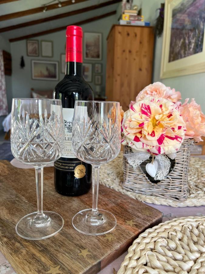 Saint-Romain  La Colline De Tilleul - Les Deux Puits - Cosy Cottage With Swimming Pool Near Aubeterre מראה חיצוני תמונה