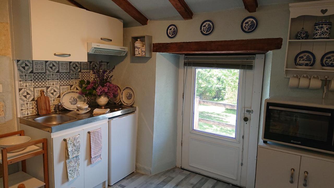 Saint-Romain  La Colline De Tilleul - Les Deux Puits - Cosy Cottage With Swimming Pool Near Aubeterre מראה חיצוני תמונה