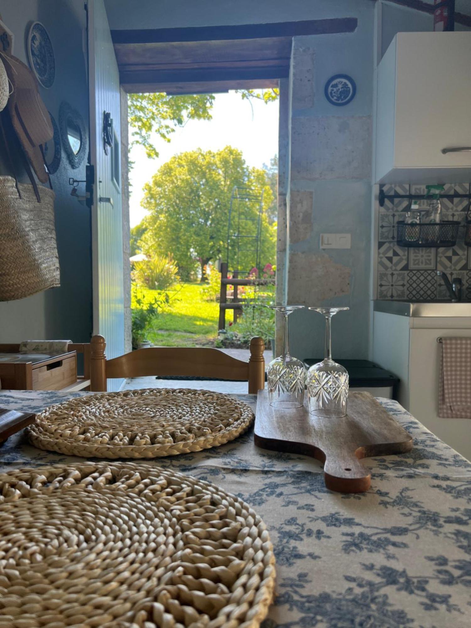 Saint-Romain  La Colline De Tilleul - Les Deux Puits - Cosy Cottage With Swimming Pool Near Aubeterre מראה חיצוני תמונה